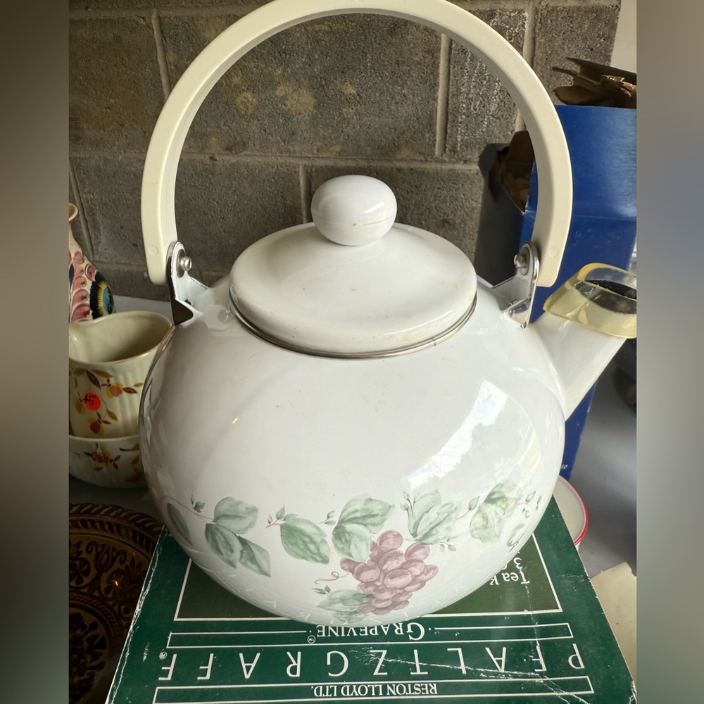 Pfaltzgraff Grapevine White Tea Kettle Discontinued NIB - Picture 2 of 7